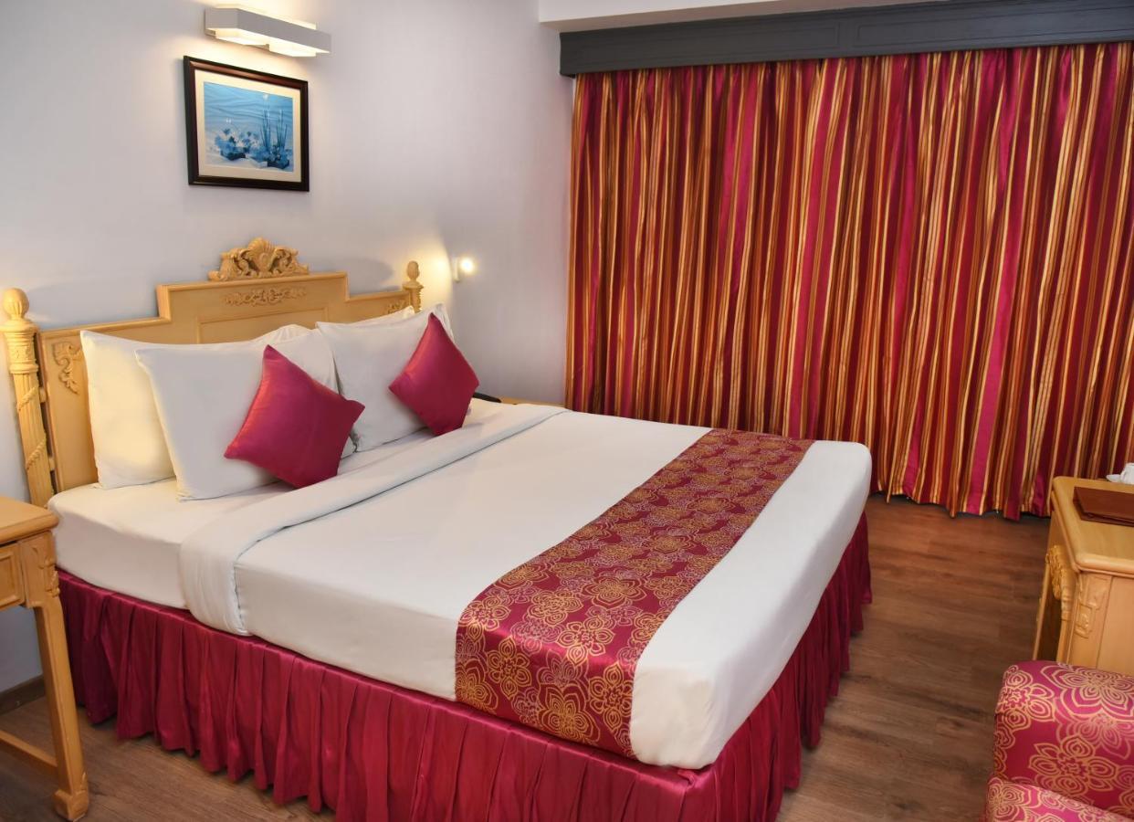 Golden Parkk Hotel Calcutta Buitenkant foto
