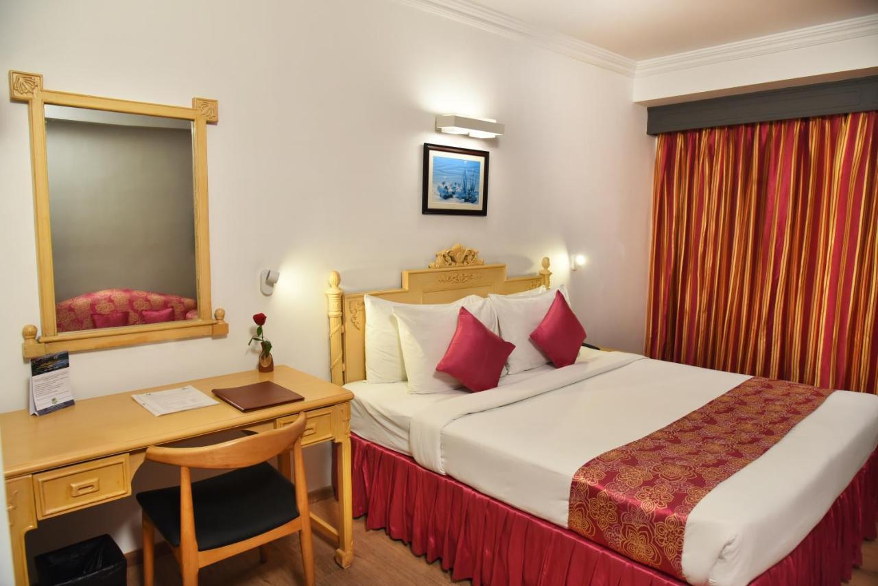 Golden Parkk Hotel Calcutta Buitenkant foto