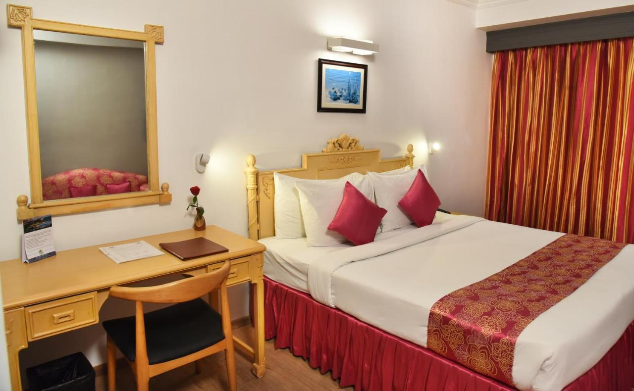 Golden Parkk Hotel Calcutta Buitenkant foto