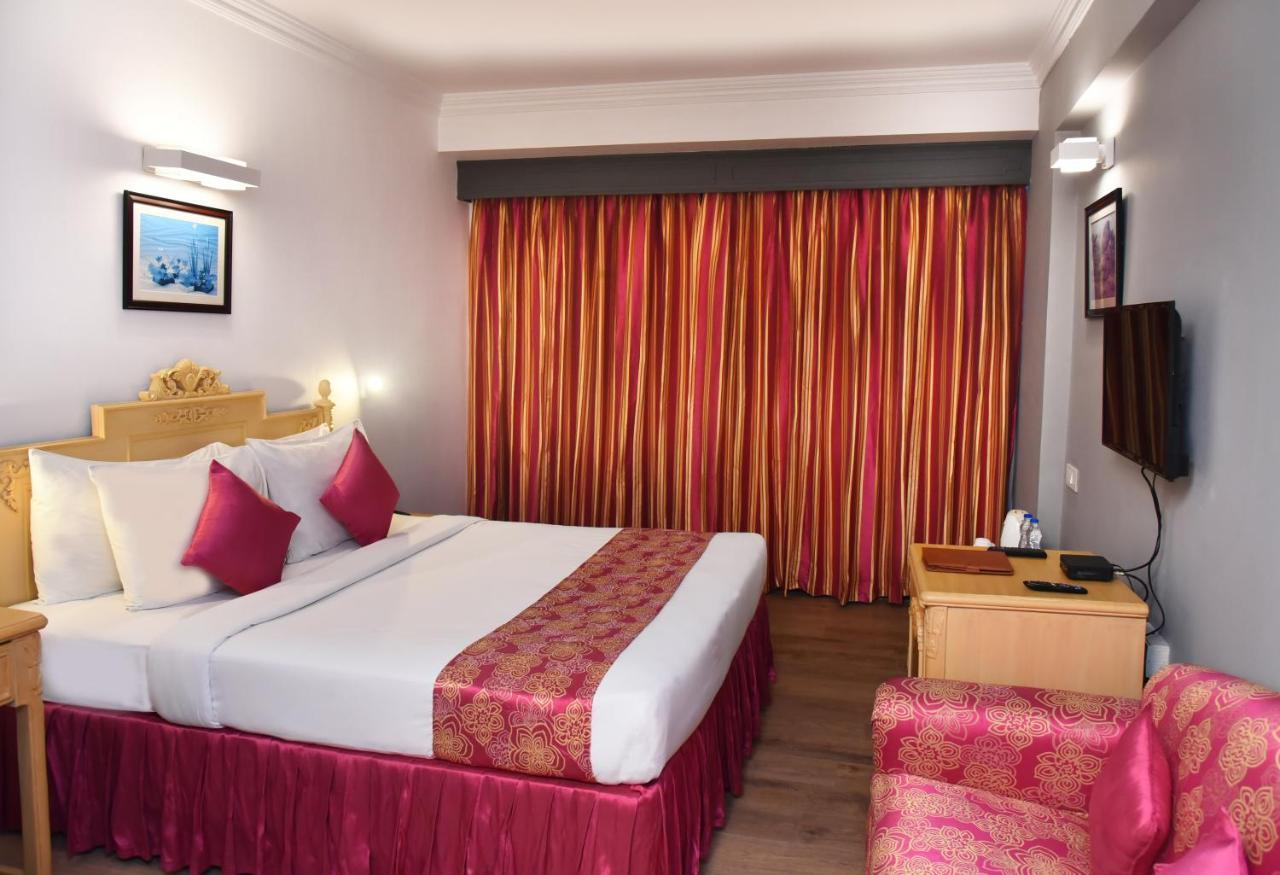 Golden Parkk Hotel Calcutta Buitenkant foto