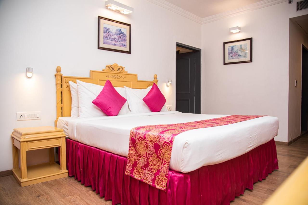 Golden Parkk Hotel Calcutta Buitenkant foto