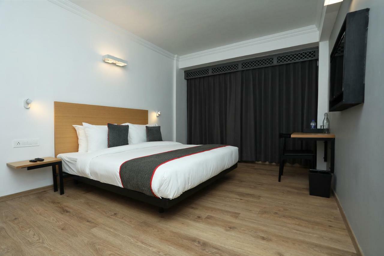 Golden Parkk Hotel Calcutta Buitenkant foto