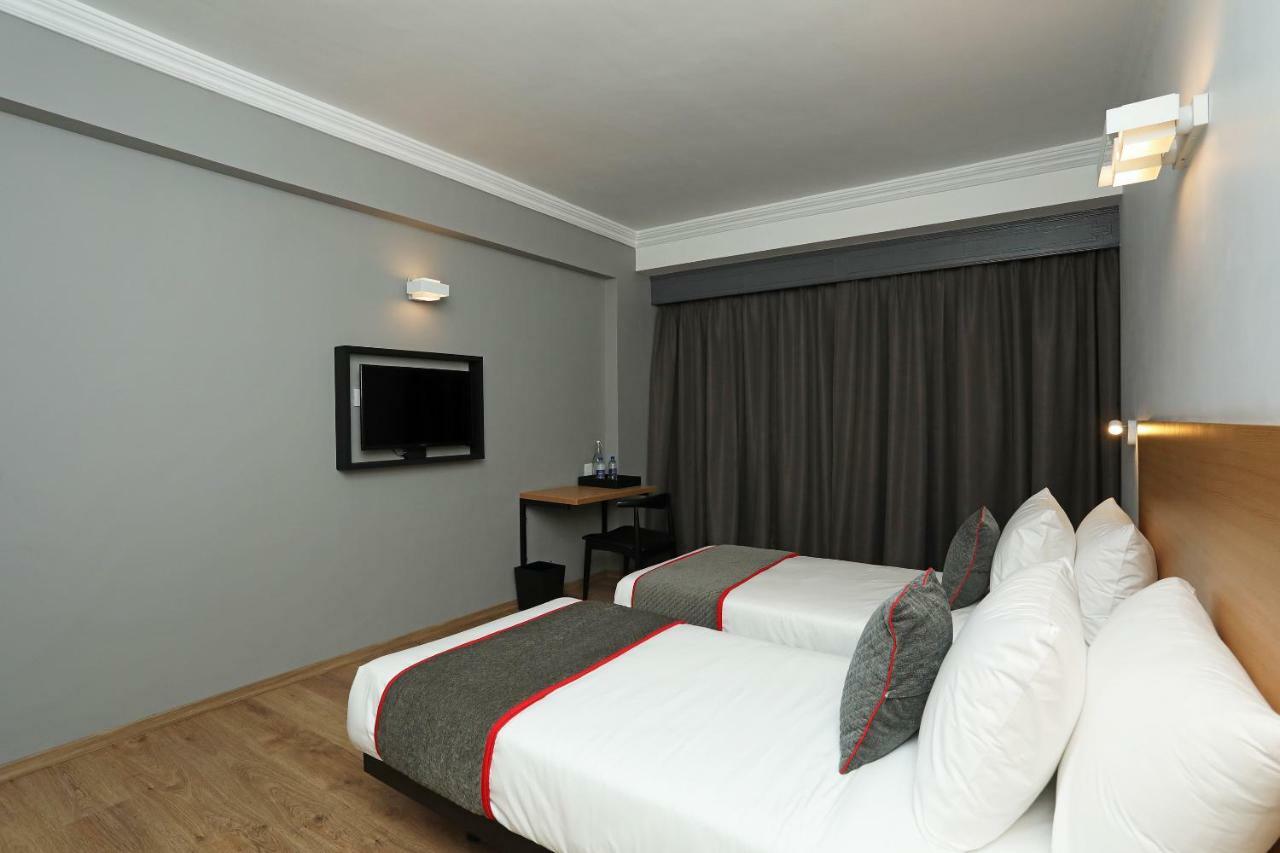 Golden Parkk Hotel Calcutta Buitenkant foto