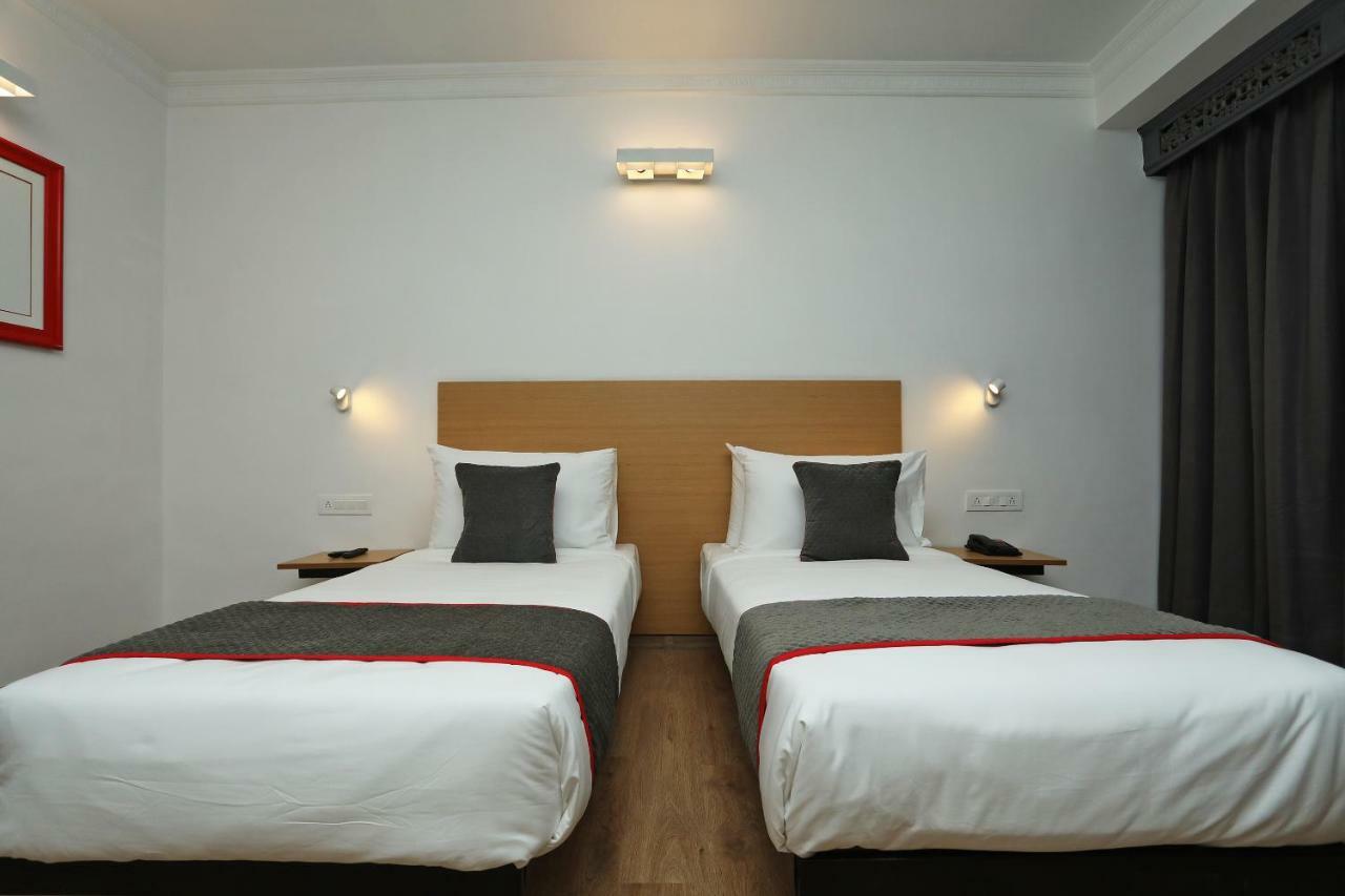 Golden Parkk Hotel Calcutta Buitenkant foto