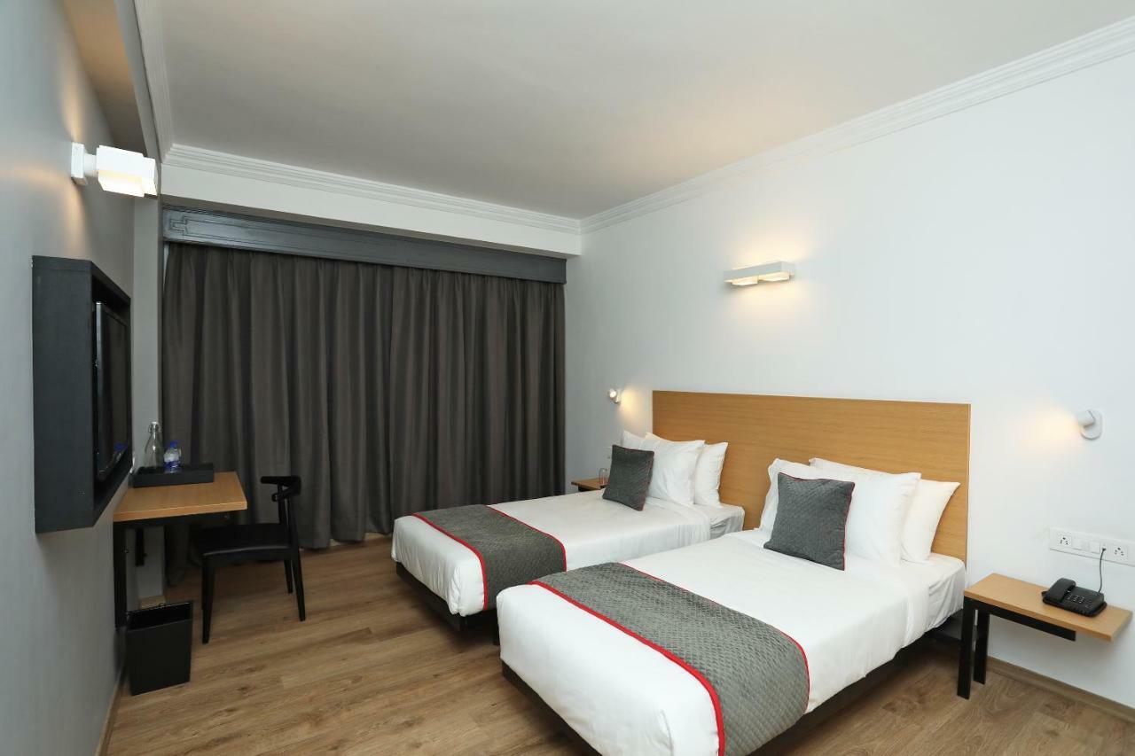 Golden Parkk Hotel Calcutta Buitenkant foto