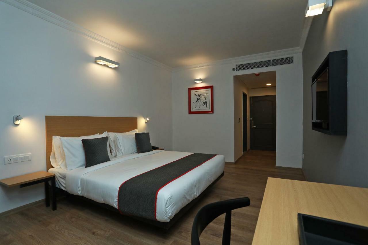 Golden Parkk Hotel Calcutta Buitenkant foto